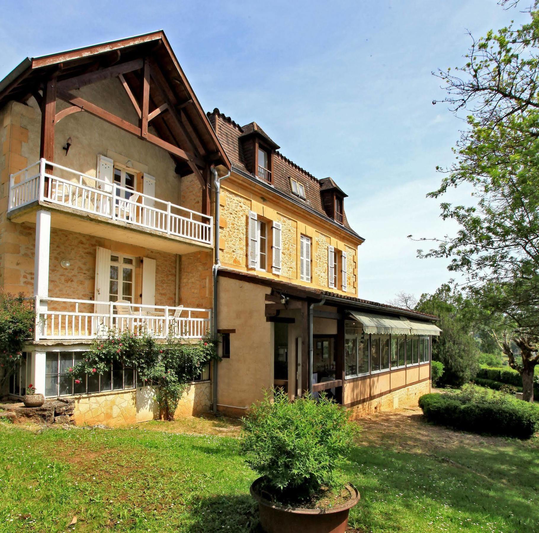 Hotel Restaurant La Verperie Сарла-ла-Канеда Екстериор снимка