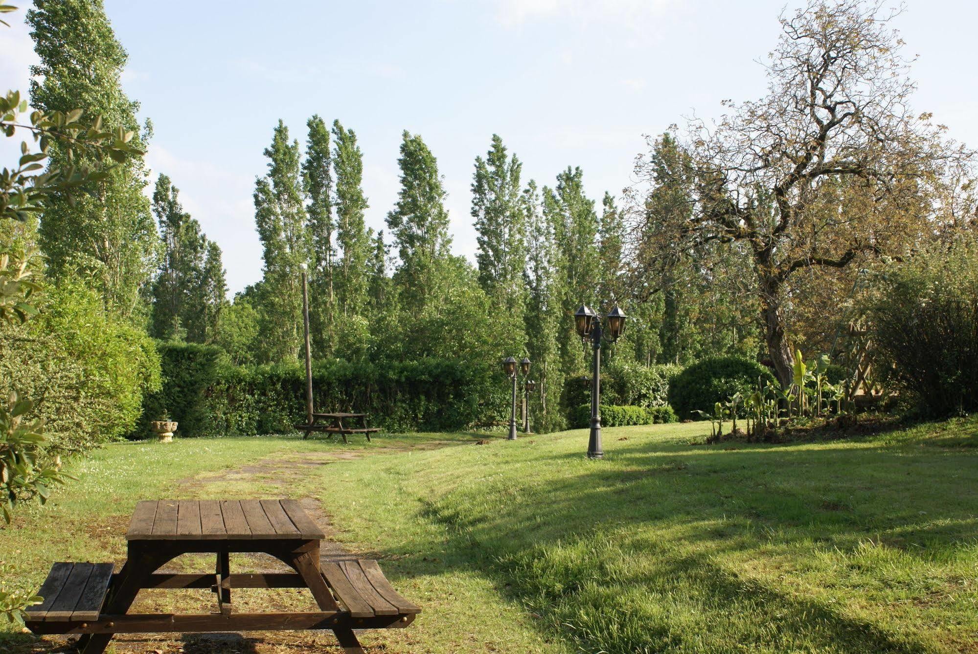 Hotel Restaurant La Verperie Сарла-ла-Канеда Екстериор снимка