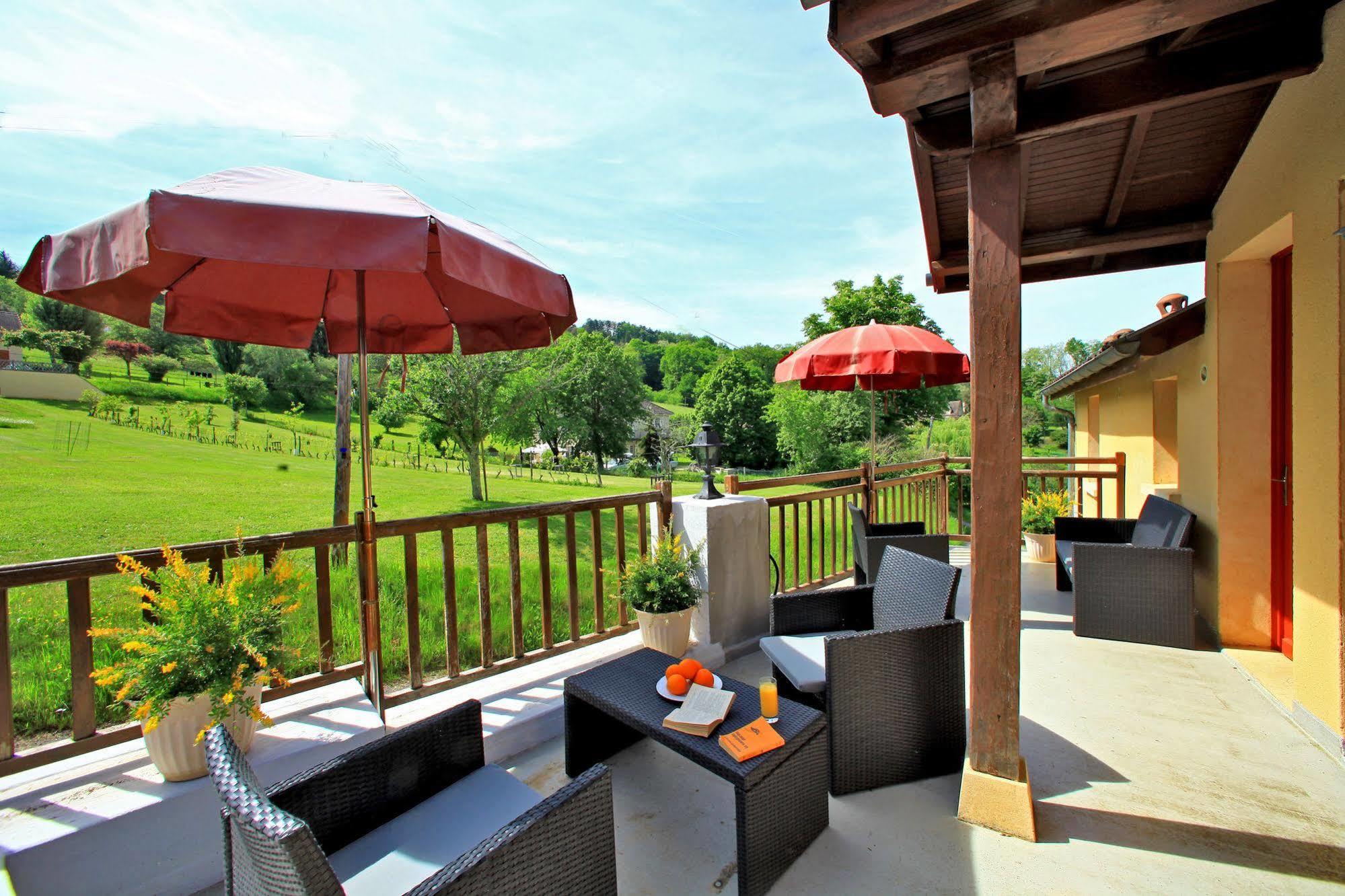 Hotel Restaurant La Verperie Сарла-ла-Канеда Екстериор снимка